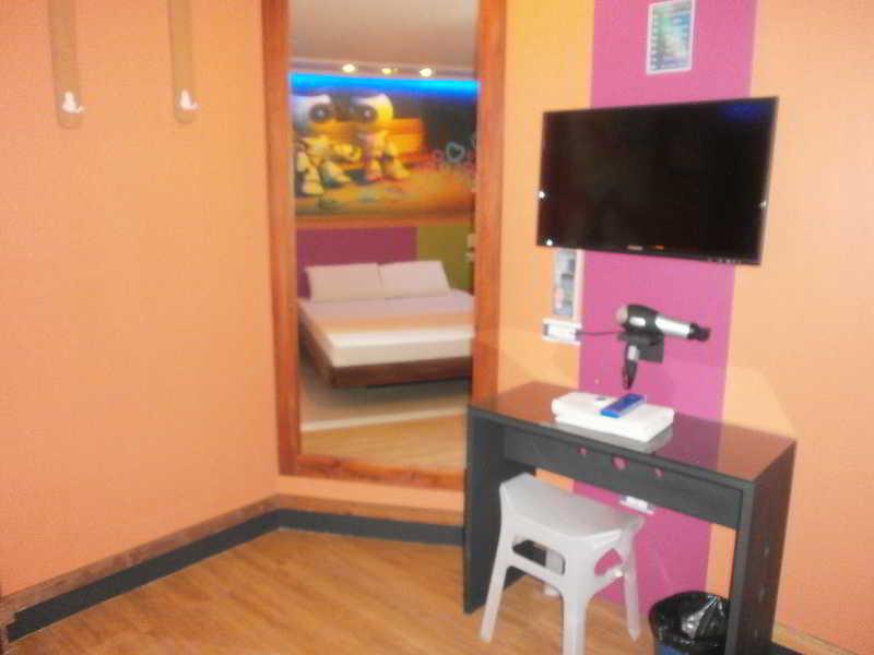 Hotel Dream World Las Piñas Exterior foto