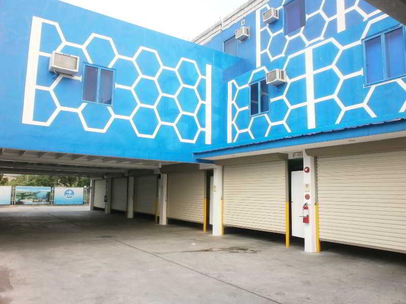 Hotel Dream World Las Piñas Exterior foto